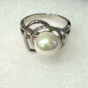 Pearly Heart Charm Ring - Elegant Silver Tone, Size: 8